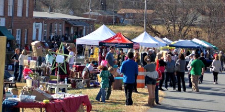 Tawba Walk crowd - cropped